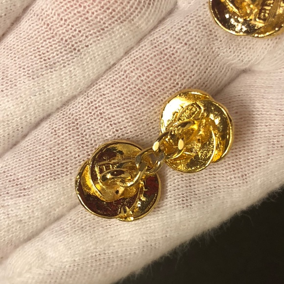 Authentic CHANEL Camellia Flower Gold Cuff Links - Picture 4 of 8